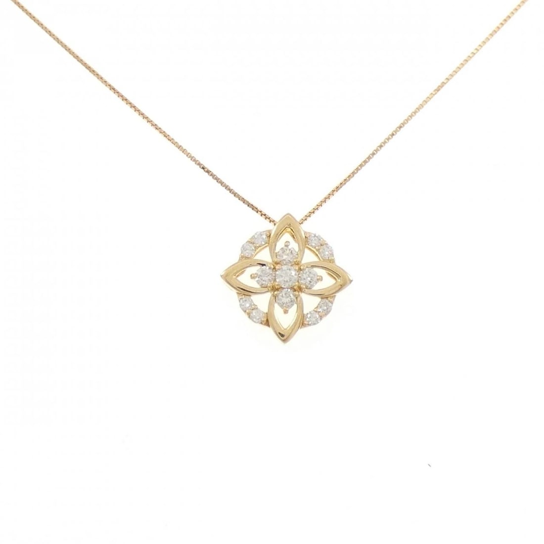 18K YELLOW GOLD DIAMOND NECKLACE: 18K Yellow Gold Diamond Necklace Brand: Unbranded Type/Style: Diamond Necklace Material: K18 yellow gold, Color: YG Size: Actual Size Pendant length approx. x width approx.: 12.9mmx13.0mm Chain