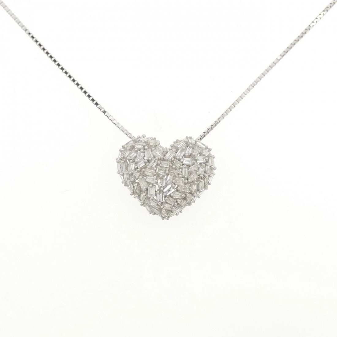K18WG HEART PAVE DIAMOND NECKLACE: K18WG Heart Pave Diamond Necklace Brand: Unbranded Type/Style: Diamond Necklace Material: K18WG, Color: WG Size: Actual Size Pendant length approx. x width approx.: 12.2mmx14.7mm Chain maximum width