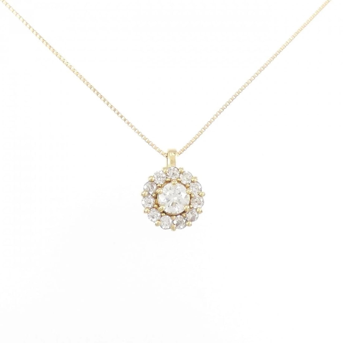 K18YG DIAMOND NECKLACE: K18YG Diamond Necklace Brand: Unbranded Type/Style: Diamond Necklace Material: K18YG, Color: YG Size: Actual Size Pendant length x width: 11.6mm x 8.7mm Size 45cm Accessories: None Accessories