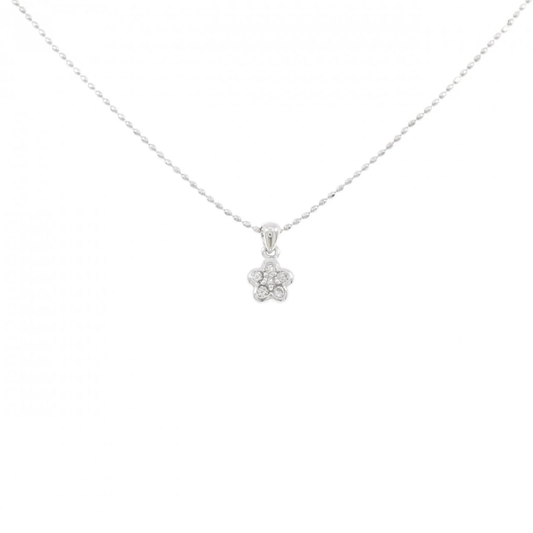 K18WG FLOWER DIAMOND NECKLACE: K18WG Flower Diamond Necklace Brand: Unbranded Type/Style: Diamond Necklace Material: K18WG, Color: WG Size: Actual Size Pendant length approx. x width approx.: 9.2mmx5.3mm Chain maximum width approx.