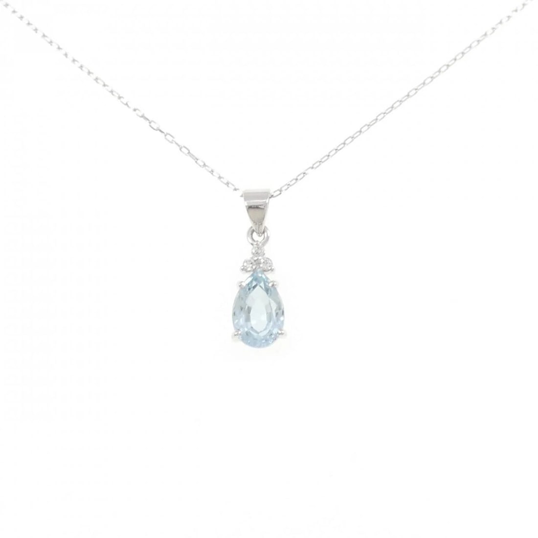 750WG/K18WG AQUAMARINE NECKLACE: 750WG/K18WG Aquamarine Necklace Brand: Unbranded Type/Style: Aquamarine Necklace Material: K18WG, Main Stone Aquamarine Color: WG Size: Size Length 45cm Accessories: None Accessories Notice: When