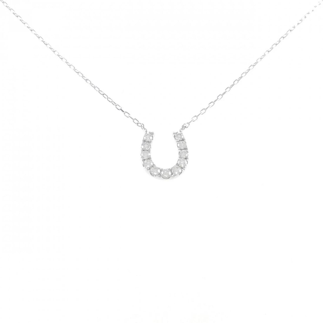 K18WG HORSESHOE DIAMOND NECKLACE: K18WG Horseshoe Diamond Necklace Brand: Unbranded Type/Style: Diamond Necklace Material: K18WG, Color: WG Size: Size Length 41cm Accessories: None Accessories Notice: When purchasing pre-owned goods,