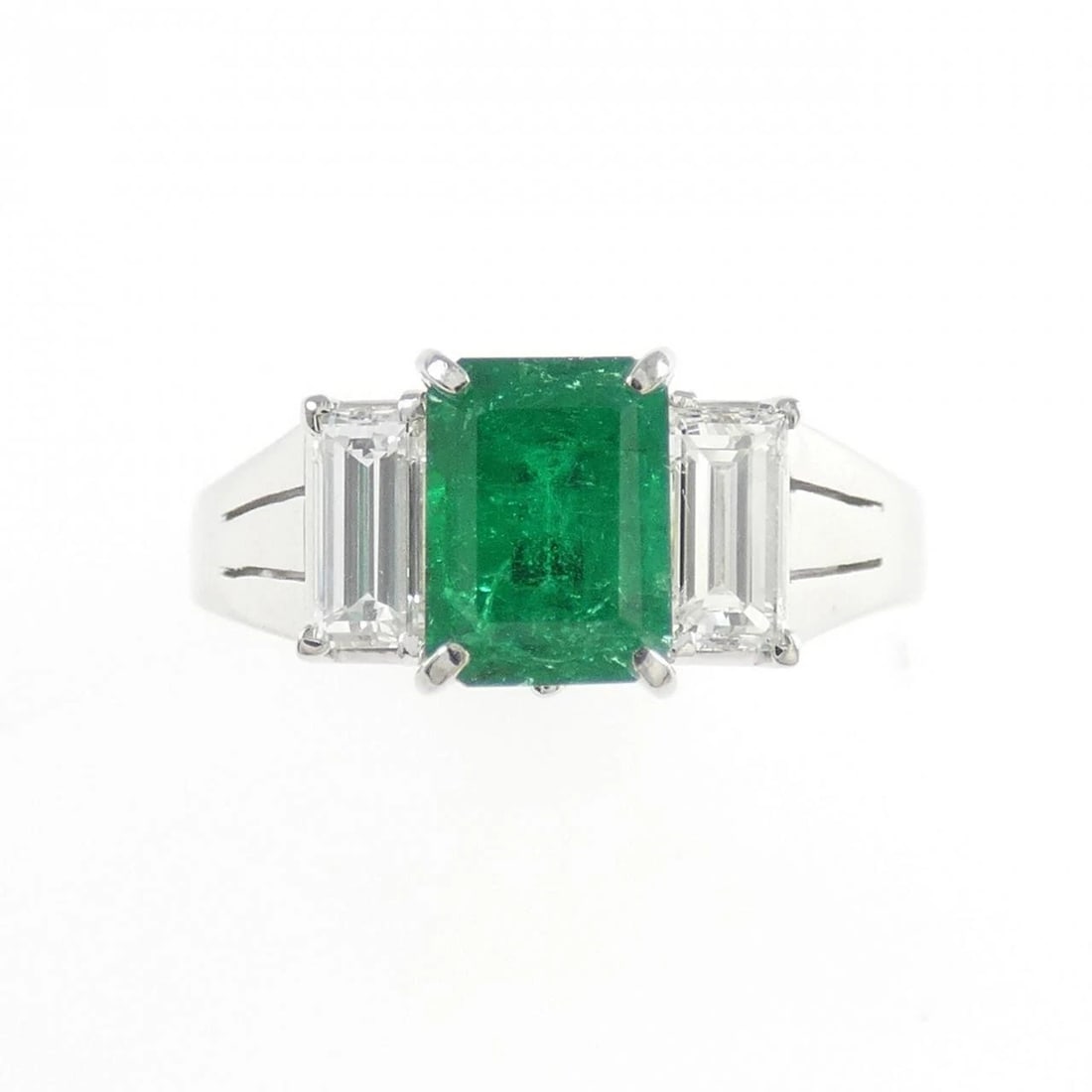 PT900 EMERALD RING - 2