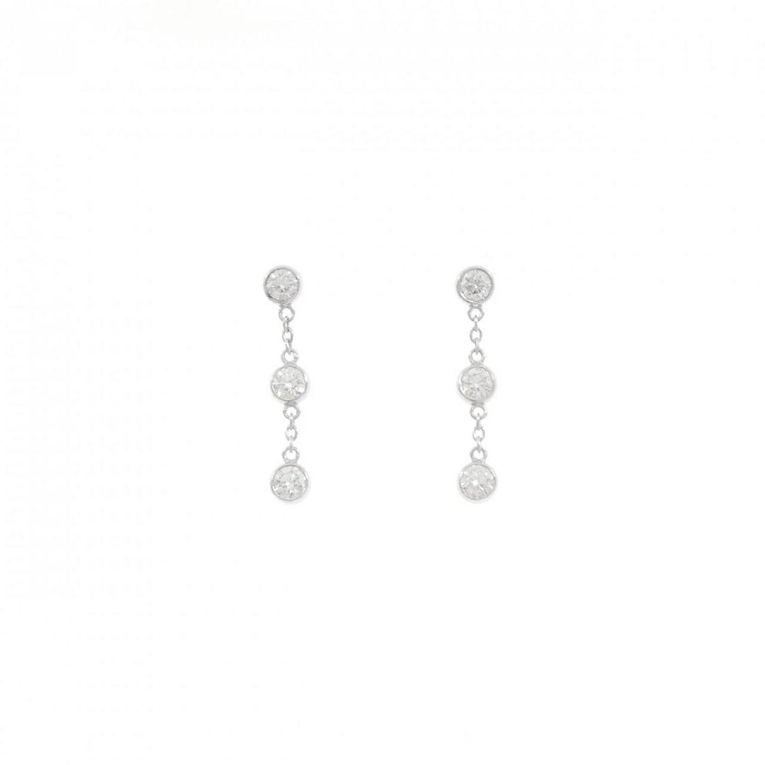 K18WG THREE-STONE DIAMOND PIERCING: K18WG Three-Stone Diamond Piercing Brand: Unbranded Type/Style: Diamond Pierce/Earring Material: K18WG, Color: WG Size: Actual Size Approx. length x width: 18.5mm x 3.1mm Accessories: None