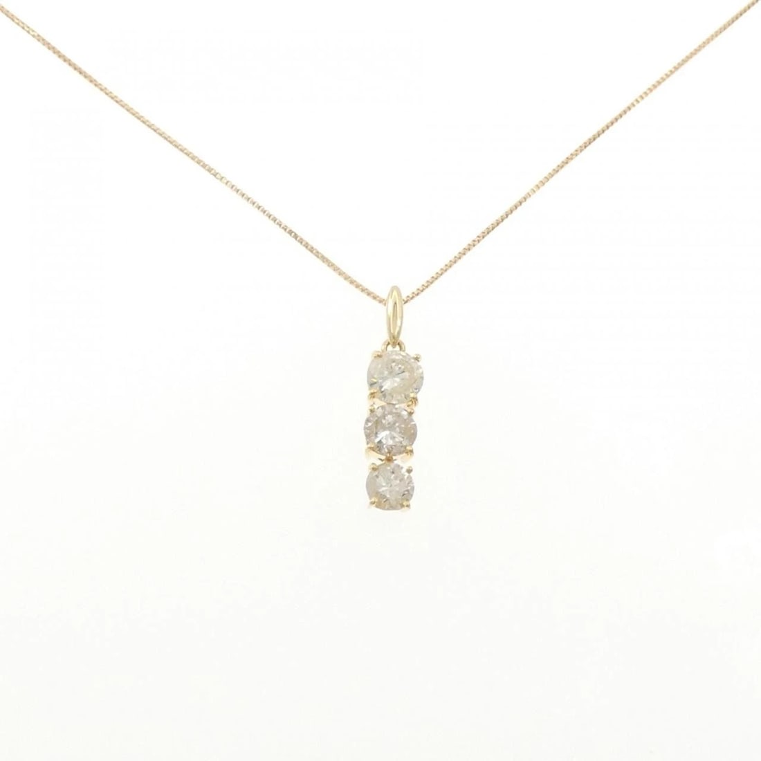 K18YG DIAMOND NECKLACE: K18YG Diamond Necklace Brand: Unbranded Type/Style: Diamond Necklace Material: K18YG, Color: YG Size: Size Length 45cm Accessories: None Accessories Notice: When purchasing pre-owned goods, please