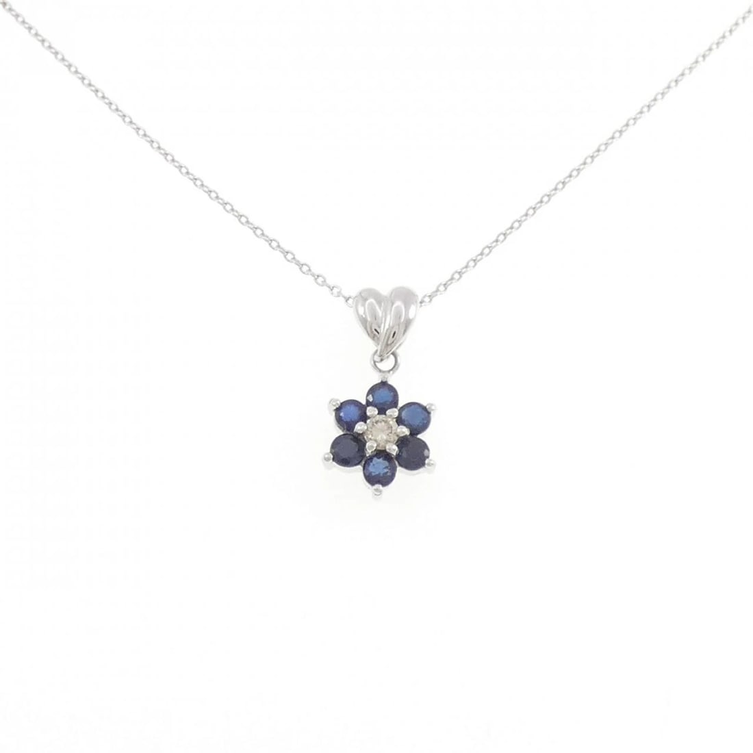 K18WG FLOWER SAPPHIRE NECKLACE: K18WG Flower Sapphire Necklace Brand: Unbranded Type/Style: Sapphire Necklace Material: K18WG, Main Stone Sapphire Color: WG Size: Size Length 45cm Accessories: None Accessories Notice: When