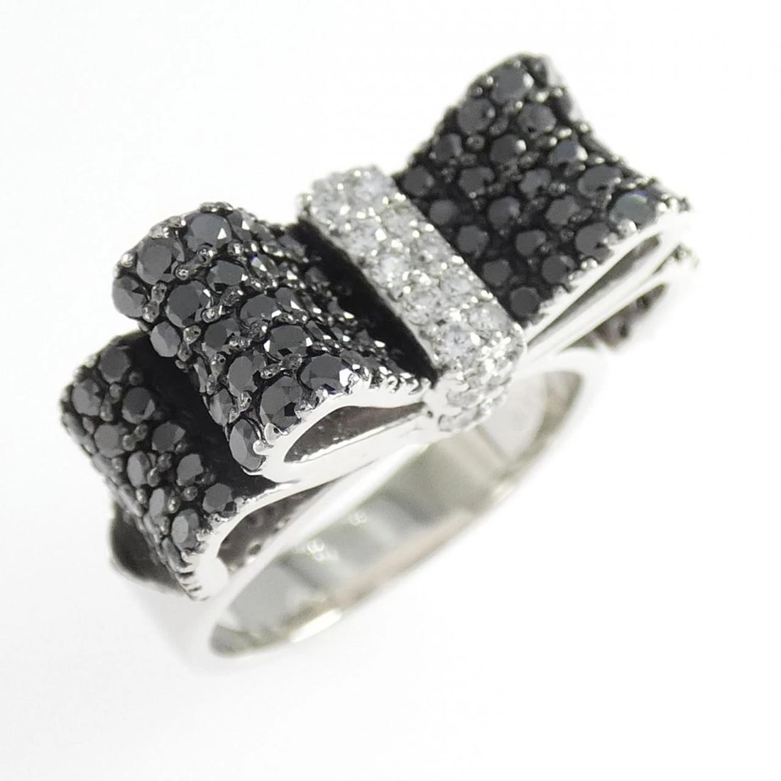 PONTE VECCHIO RIBBON RING: Ponte Vecchio Ribbon Ring Brand: Ponte Vecchio Type/Style: Ponte Vecchio Ring Material: 18K white gold/18K black gold, Main Stone Natural Color: white gold Size: US4 1/4 Accessories: None Accessories
