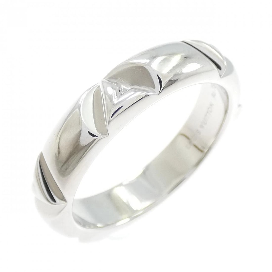 LOUIS VUITTON BAGUE VOLT MULTI RING: Louis Vuitton Bague Volt Multi Ring Brand: LOUIS VUITTON Type/Style: Louis Vuitton Ring Material: 750 white gold, Color: white gold Size: US9 1/2(61) Accessories: None Accessories Notice: When