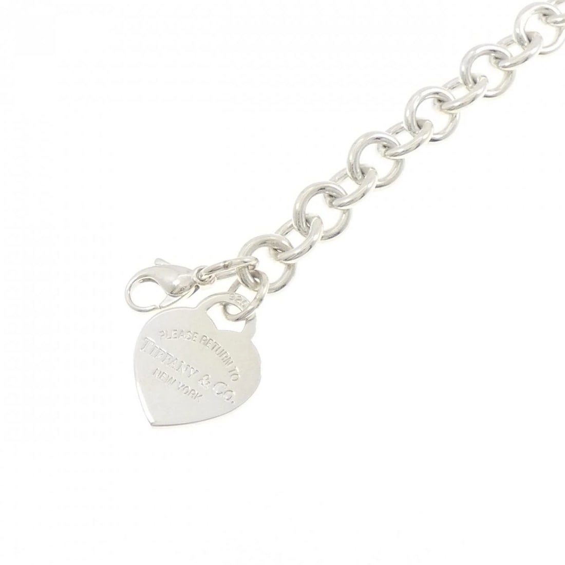 TIFFANY & CO. RETURN TO . HEART TAG BRACELET: TIFFANY & Co. Return to . Heart Tag Bracelet Brand: TIFFANY&Co. Type/Style: TIFFANY & Co. Bracelet Material: 925Silver, Color: Silver Size: 18cm Max width approx: 37.6mm Accessories: None