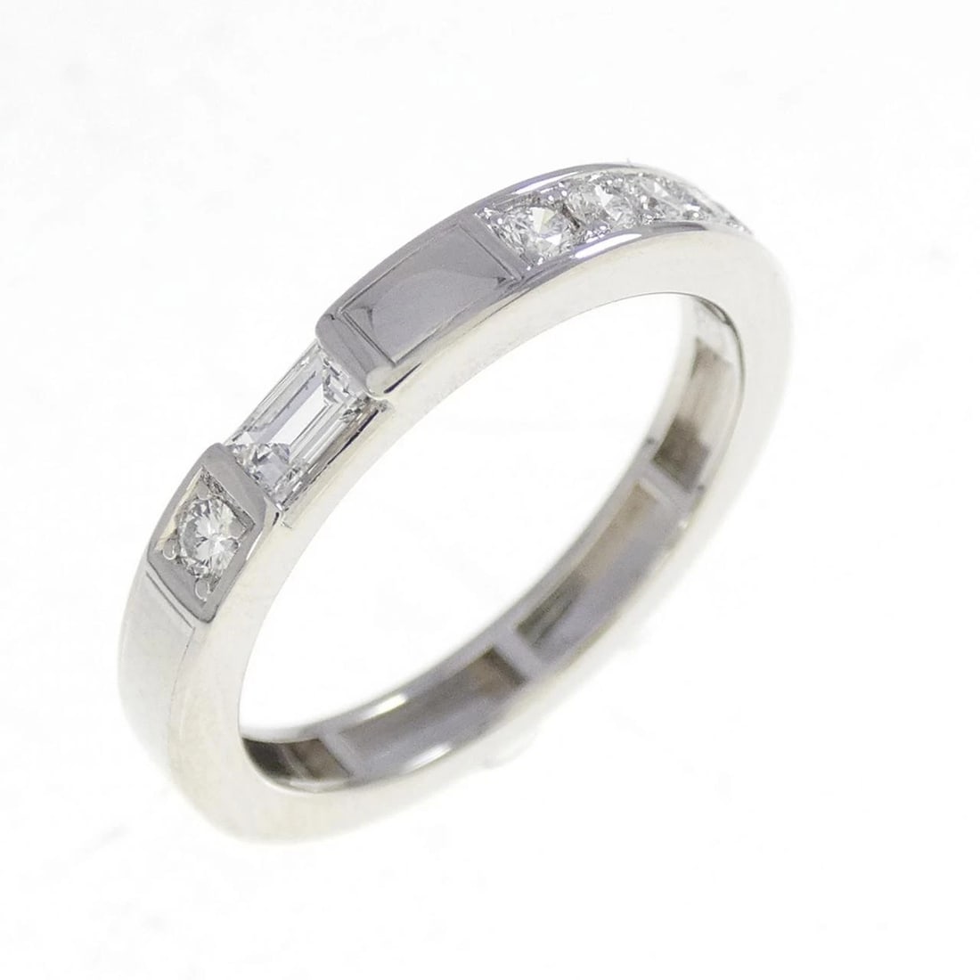 HARRY WINSTON ACCENT BAND RING (1 of 3)