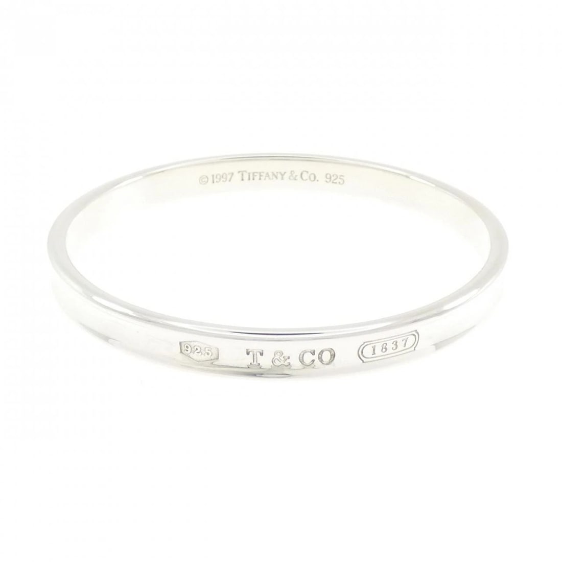 TIFFANY & CO. BANGLE: TIFFANY & Co. Bangle Brand: TIFFANY&Co. Type/Style: TIFFANY & Co. Bracelet Material: 925Silver, Color: Silver Size: 18.5cm Max width approx: 6.9mm Accessories: None Accessories Notice: When