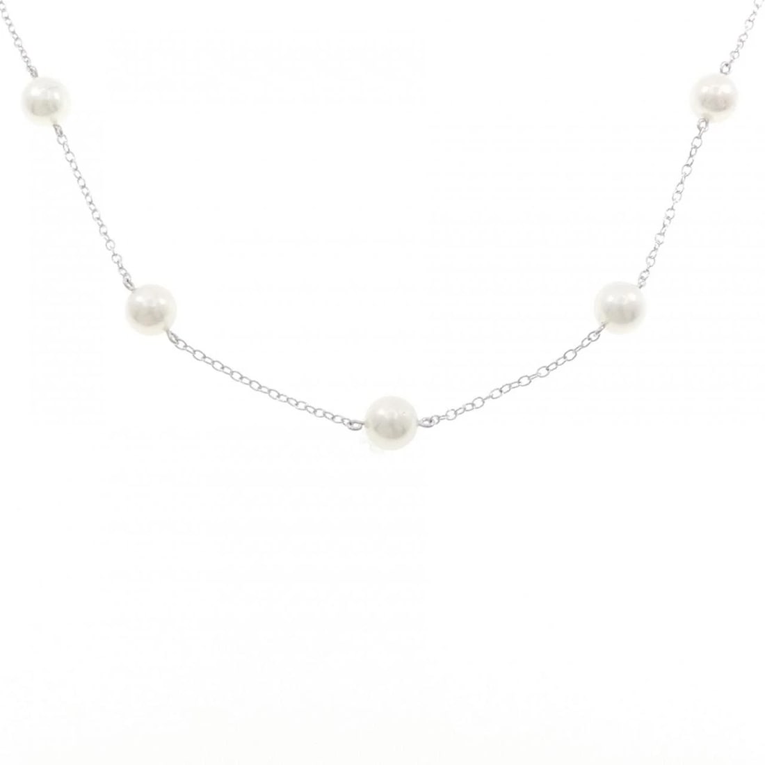 MIKIMOTO AKOYA PEARL NECKLACE: Mikimoto Akoya Pearl Necklace Brand: MIKIMOTO Type/Style: Mikimoto Necklace Material: K18 white gold, Color: white gold Size: 40cm Max width approx.: 6.4mm Chain maximum width approx.: 1.1mm