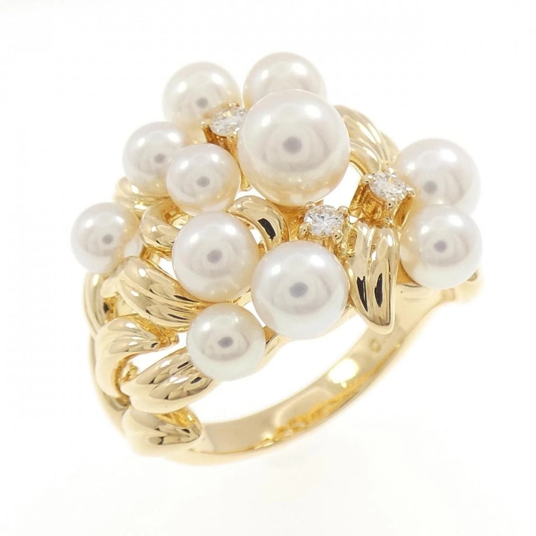TASAKI AKOYA PEARL RING: Tasaki Akoya Pearl Ring Brand: TASAKI Type/Style: Tasaki Ring Material: K18 yellow gold, Main Stone Secondary Stone Natural Color: yellow gold Size: US5 3/4 Accessories: None Accessories Notice: When