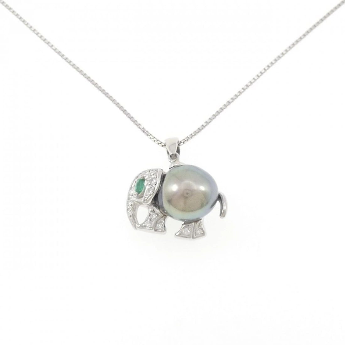TASAKI BLACK PEARL NECKLACE: Tasaki Black Pearl Necklace Brand: TASAKI Type/Style: Tasaki Necklace Material: Platinum900/Platinum850, Color: Platinum Size: 45cm Pendant length approx. x width approx.: 23.1mmx20.9mm Chain maximum