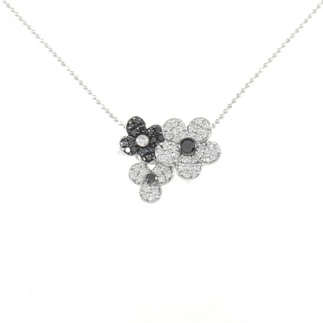 PONTE VECCHIO BIANCO E NERO NECKLACE: Ponte Vecchio Bianco e Nero Necklace Brand: Ponte Vecchio Type/Style: Ponte Vecchio Necklace Material: K18 white gold, Main Stone Natural Color: white gold Size: 40cm Pendant length approx. x width