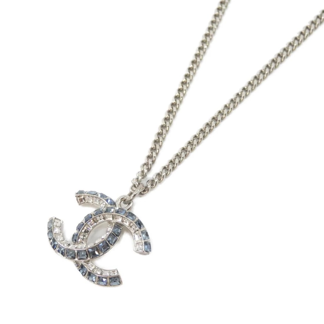 CHANEL NECKLACE: Chanel Necklace Brand: CHANEL Type/Style: Chanel Necklace Material: Fake pearl, Color: BLUE+CRYSTAL+WHITE / SILVER Metal Size: Length: 42/60 cm Top Width x Height: 2.3 cm x 2 cm Accessories: None