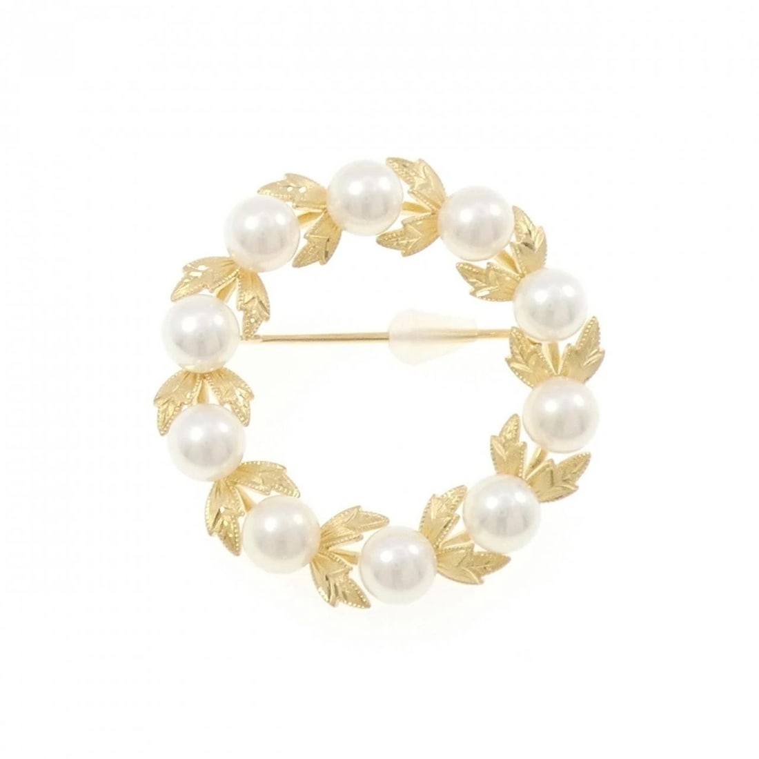 MIKIMOTO AKOYA PEARL BROOCH: Mikimoto Akoya Pearl Brooch Brand: MIKIMOTO Type/Style: MIKIMOTO Pendant/Brooch Material: K18 yellow gold, Color: yellow gold Size: Approximate dimensions (height x width): 34.9mm x 34.2mm