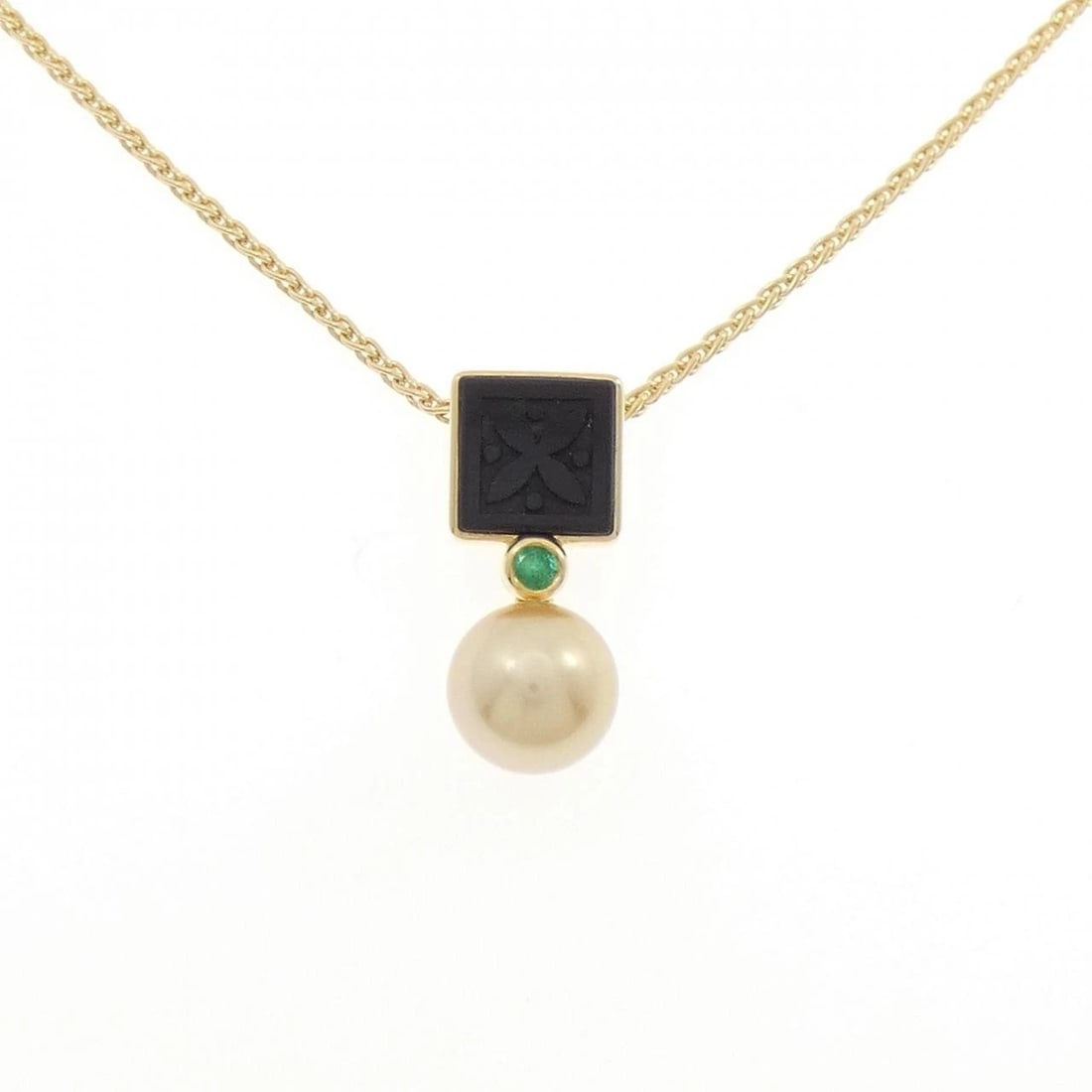 TASAKI WHITE BUTTERFLY PEARL NECKLACE: Tasaki White Butterfly Pearl Necklace Brand: TASAKI Type/Style: Tasaki Necklace Material: 18K Yellow Gold/750 Yellow Gold, Color: yellow gold Size: 41cm Pendant length approx. x width approx.: 23.7mmx