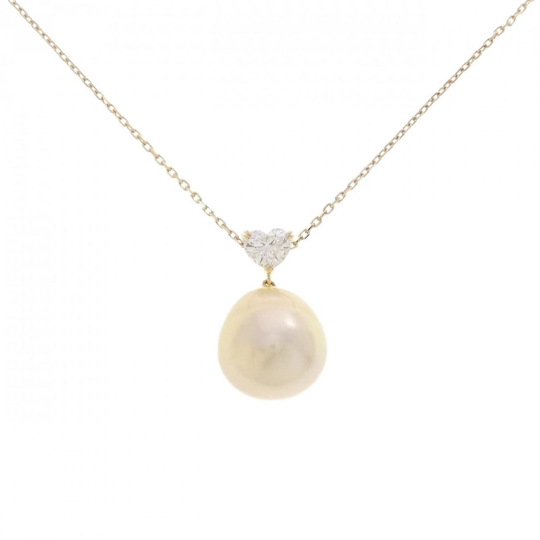 MIKIMOTO WHITE BUTTERFLY PEARL NECKLACE: Mikimoto White Butterfly Pearl Necklace Brand: MIKIMOTO Type/Style: Mikimoto Necklace Material: K18 yellow gold, Main Stone Secondary Stone Natural Color: yellow gold Size: 50cm Pendant length