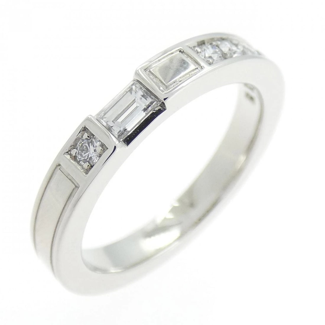 HARRY WINSTON ACCENT BAND RING (1 of 2)