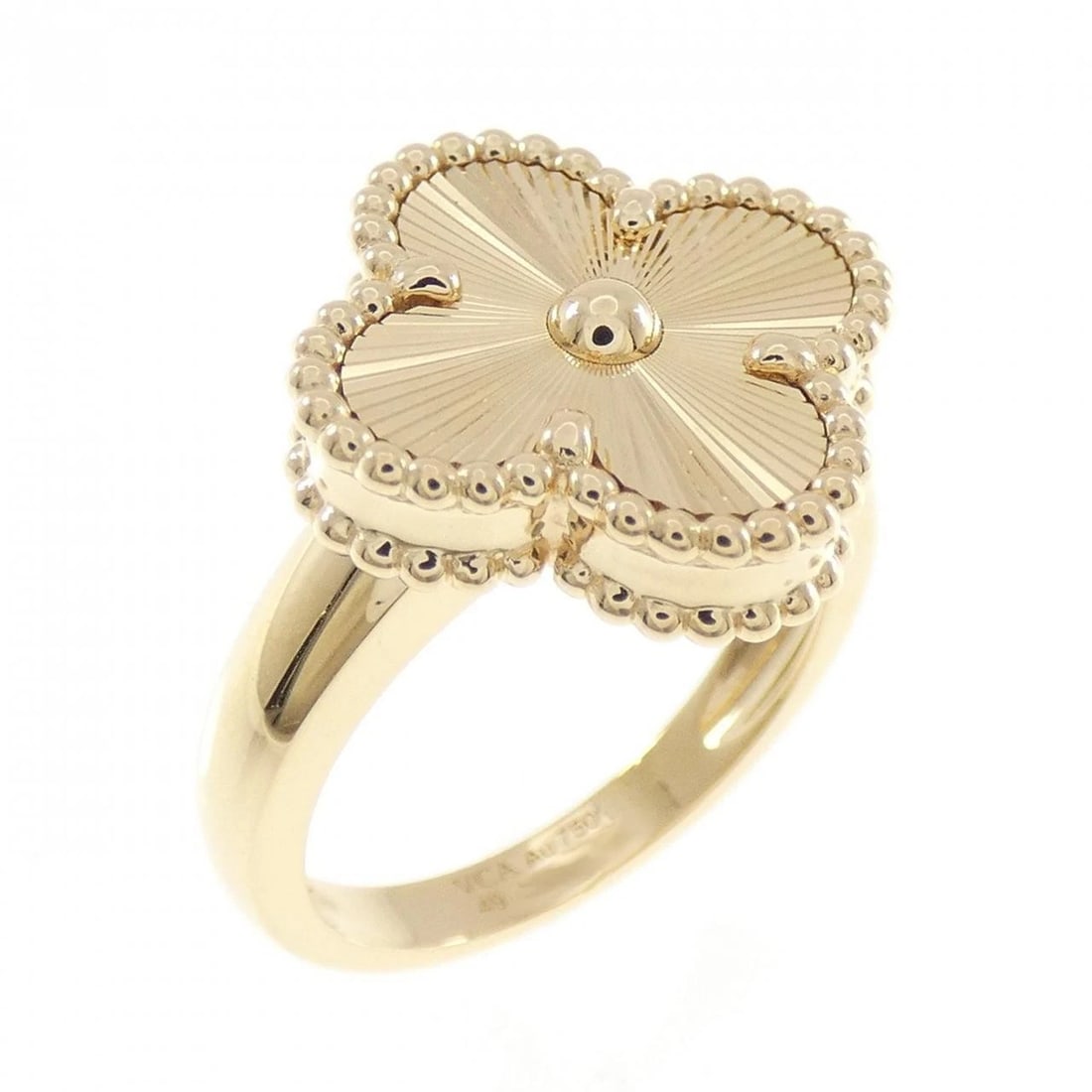 VAN CLEEF & ARPELS ALHAMBRA RING: Van Cleef & Arpels Alhambra Ring Brand: Van Cleef & Arpels Type/Style: Van Cleef & Arpels Ring Material: 750 yellow gold, Color: yellow gold Size: US5(49) Accessories: None Accessories Not