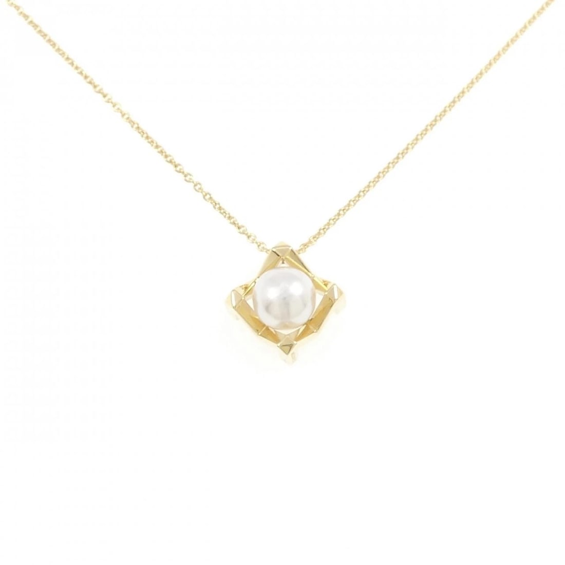 MIKIMOTO AKOYA PEARL NECKLACE: Mikimoto Akoya Pearl Necklace Brand: MIKIMOTO Type/Style: Mikimoto Necklace Material: K18 yellow gold, Color: yellow gold Size: 50cm Pendant length approx. x width approx.: 14.5mmx14.5mm Chain
