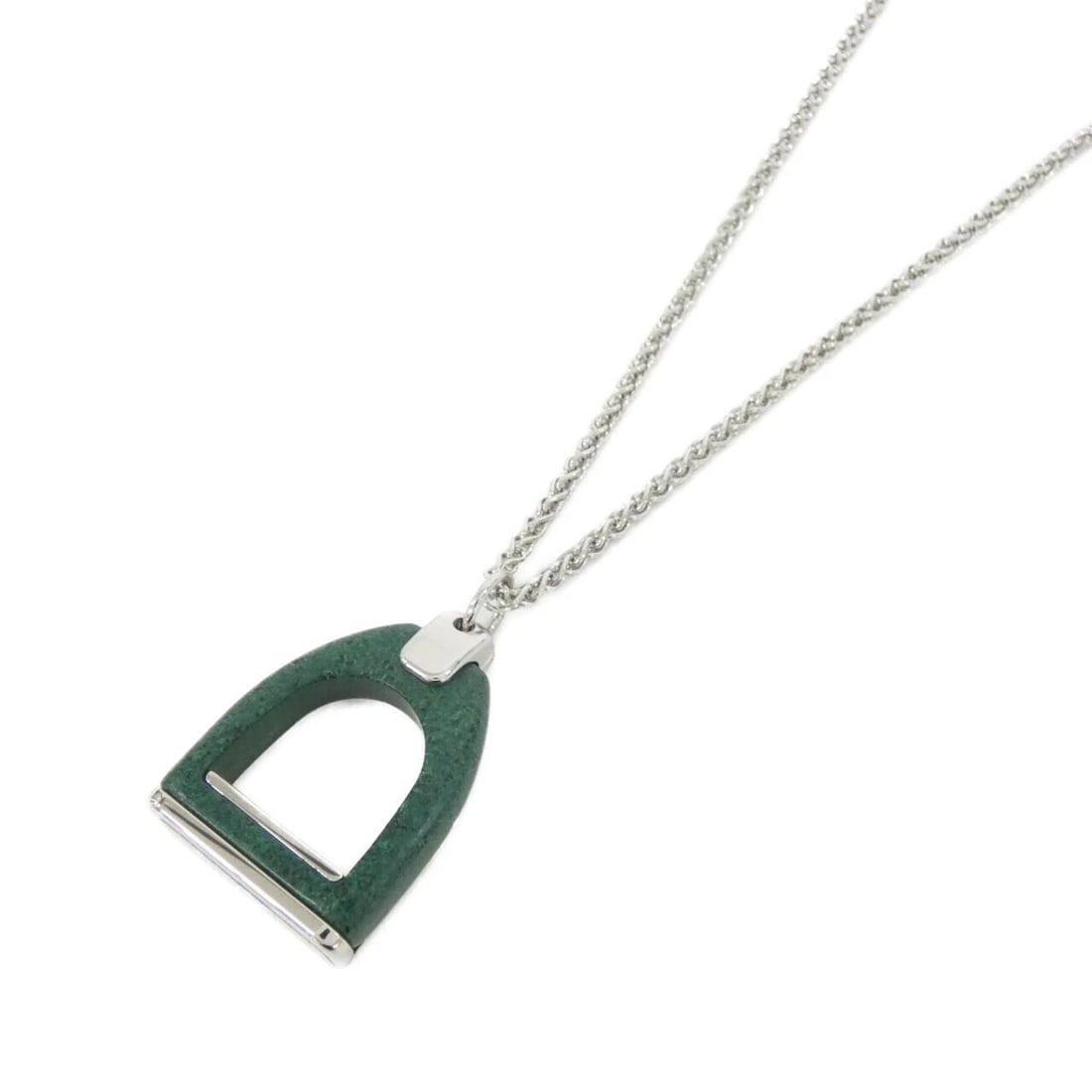 HERMES ETRIER NECKLACE: Hermes Etrier Necklace Brand: HERMES Type/Style: Hermes Necklace Material: Vulcanium, Color: VERT FONCE / Palladium Silver Metal Size: Length: 67.5 cm Top Width x Height: 3 cm x 5 cm Accessories: