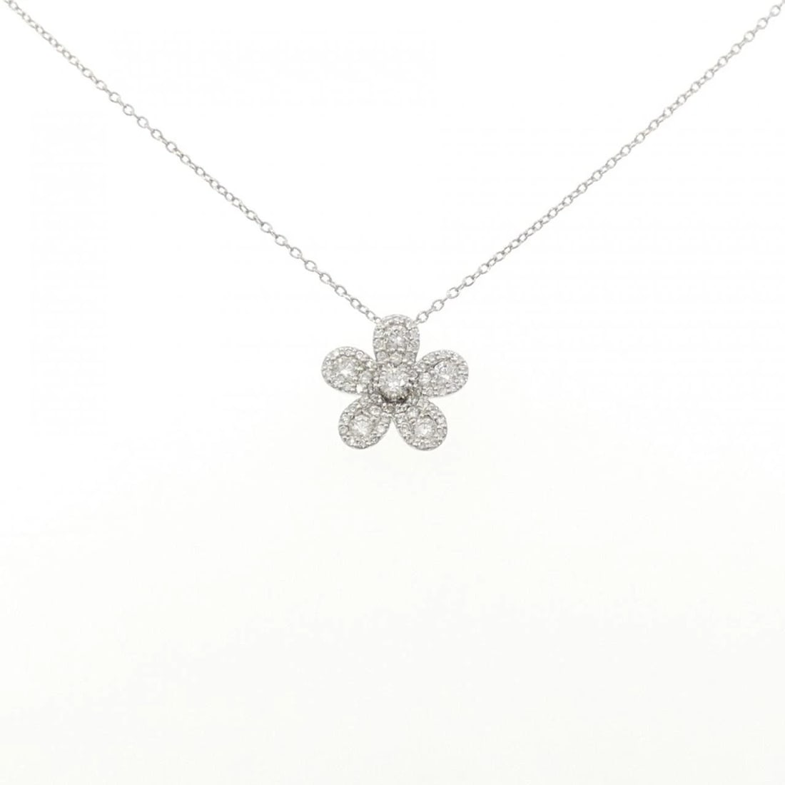 PONTE VECCHIO DIAMOND NECKLACE: Ponte Vecchio Diamond Necklace Brand: Ponte Vecchio Type/Style: Ponte Vecchio Necklace Material: K18 white gold, Main Stone Natural Color: white gold Size: 36?40cm Pendant length approx. x width