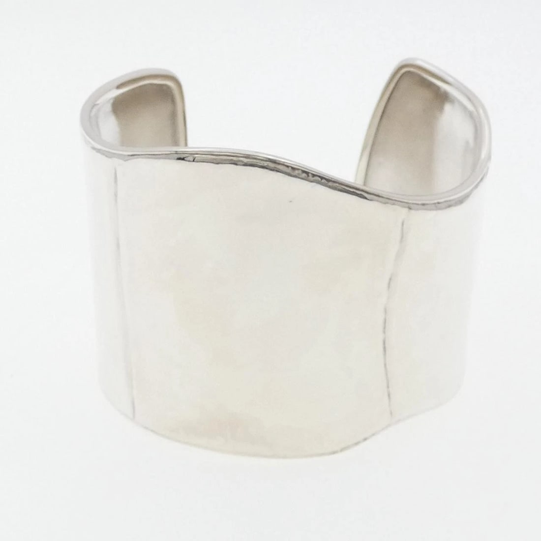 HERMES 925 BANGLE: Hermes 925 bangle Brand: HERMES Type/Style: Hermes Bracelet Material: 925Silver, Color: Silver Size: 16cm Max width approx.: 51.6mm Accessories: None Accessories Notice: When purchasing pr