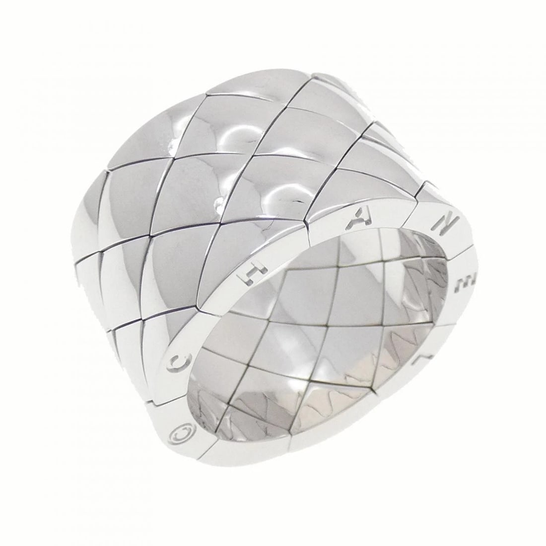CHANEL MATELASSE LARGE RING: Chanel Matelasse Large Ring Brand: CHANEL Type/Style: Chanel Ring Material: 750 white gold, Color: white gold Size: US8 1/4 Accessories: None Accessories Notice: When purchasing pre-owned goods,