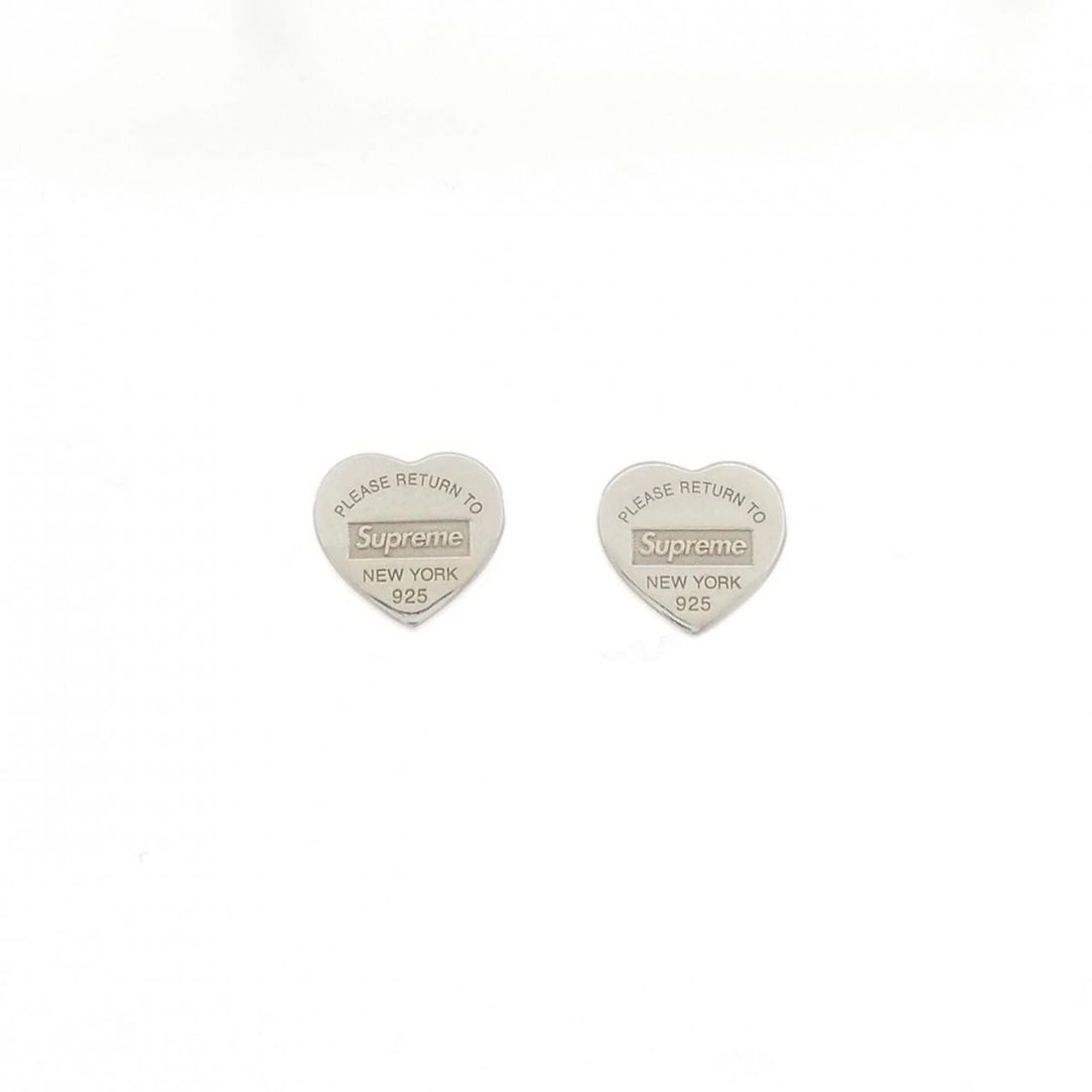 TIFFANY & CO. HEART TAG PIERCE: TIFFANY & Co. Heart Tag Pierce Brand: TIFFANY&Co. Type/Style: TIFFANY&Co. Pierce/Earring Material: 925Silver, Color: Silver Size: Approx. height x width: 9.4mm x 10.1mm Accessories: None Accessories