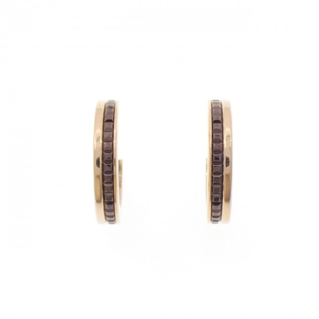 BOUCHERON QUATRE CLASSIC PIERCE: Boucheron Quatre Classic Pierce Brand: Boucheron Type/Style: Boucheron Pierce/Earring Material: 750 pink gold/PVD, Color: pink gold Size: Approx. height x width: 15.1mm x 2.8mm Accessories: None