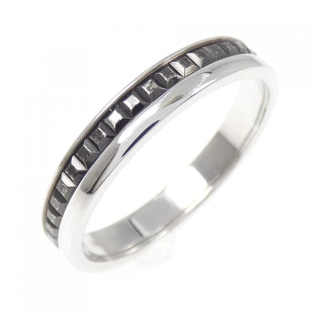 BOUCHERON QUATRE BLACK RING: Boucheron Quatre Black Ring Brand: Boucheron Type/Style: Boucheron Ring Material: 750 White Gold/PVD, Color: White Gold Size: US10(62) Accessories: None Accessories Notice: When purchasing pre-owned