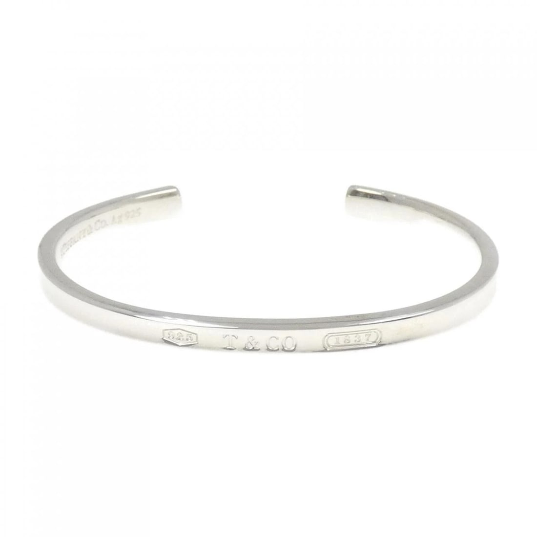 TIFFANY & CO. BANGLE: TIFFANY & Co. Bangle Brand: TIFFANY&Co. Type/Style: TIFFANY & Co. Bracelet Material: 925Silver, Color: Silver Size: 17cm Max width approx: 5.0mm Accessories: None Accessories Notice: When purchasing