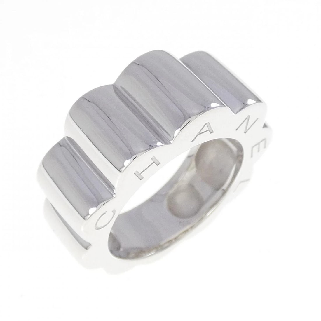 CHANEL PROFILE DE CAMELIA LARGE RING: CHANEL Profile de Camelia Large Ring Brand: CHANEL Type/Style: Chanel Ring Material: 750 white gold, Color: white gold Size: US6 1/4(52) Accessories: None Accessories Notice: When purchasing