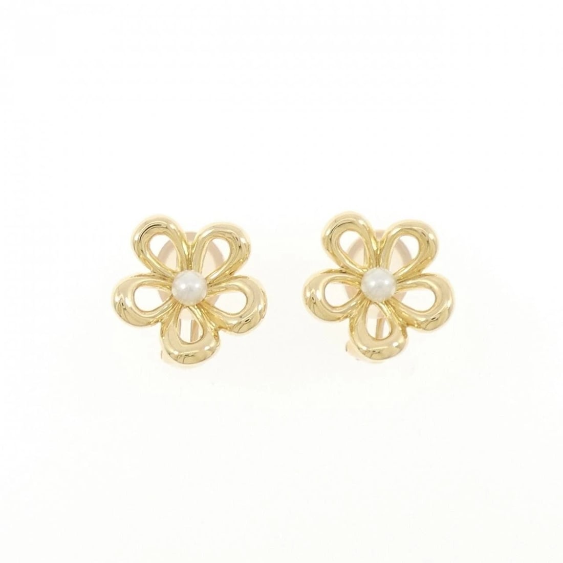 MIKIMOTO AKOYA PEARL EARRINGS: Mikimoto Akoya Pearl Earrings Brand: MIKIMOTO Type/Style: MIKIMOTO Pierce/Earring Material: K18 yellow gold, Color: yellow gold Size: Approx. height x width: 15.0mm x 15.2mm Accessories: None