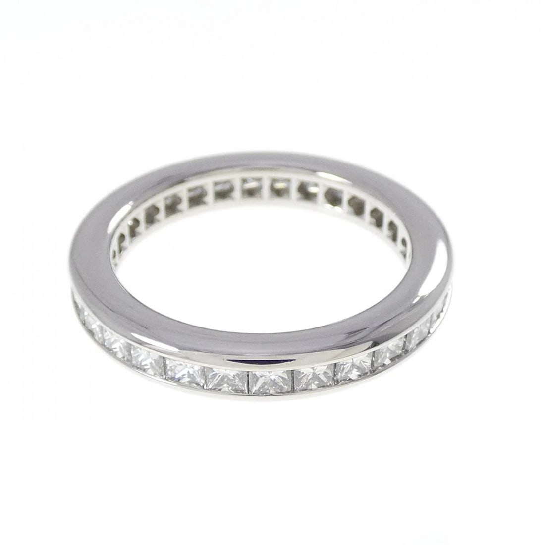 HARRY WINSTON PRINCESS CUT CHANNEL SET RING: Harry Winston Princess Cut Channel Set Ring Brand: HARRY WINSTON Type/Style: Harry Winston Ring Material: Platinum950, Main Stone Natural Color: Platinum Size: US4 Accessories: None Accessories