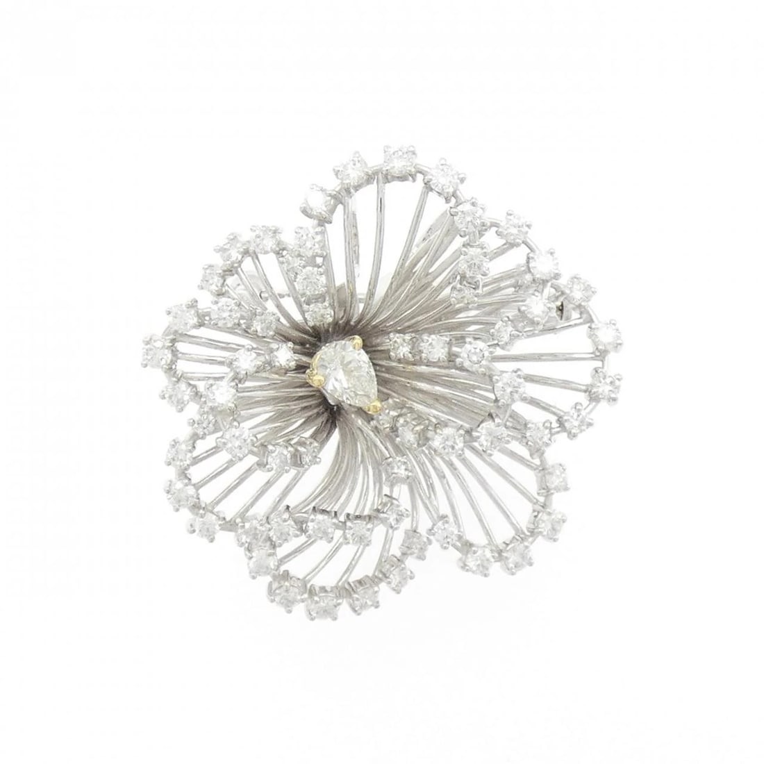TASAKI DIAMOND BROOCH: Tasaki Diamond Brooch Brand: TASAKI Type/Style: Tasaki Pendant/Brooch Material: K18WhiteGold / K18 Yellow Gold, Main Stone Natural Color: white gold Yellow Gold Size: Approx. length x width: 32.9mm x