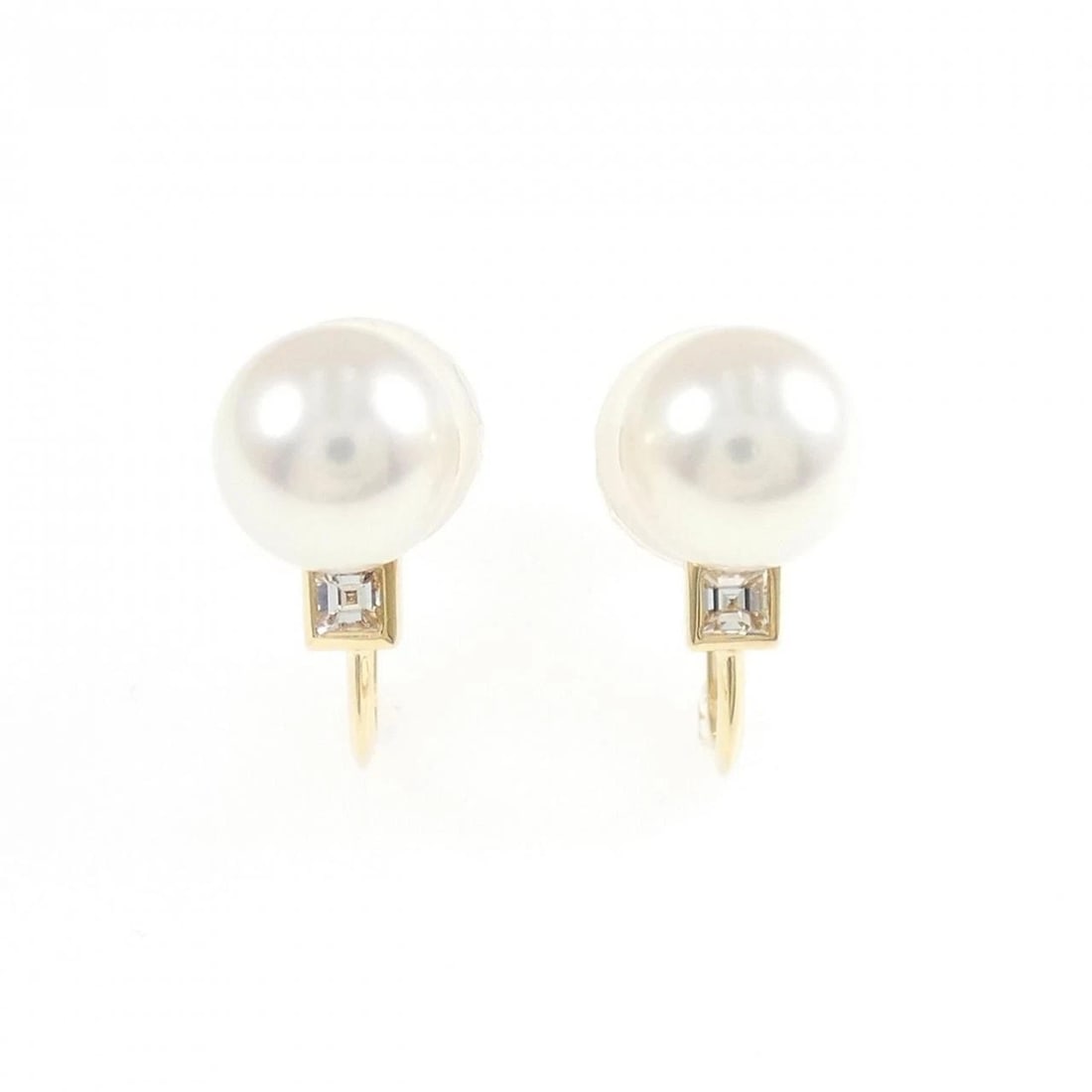 TASAKI AKOYA PEARL EARRINGS: TASAKI Akoya Pearl Earrings Brand: TASAKI Type/Style: Tasaki Pierce/Earring Material: K18 yellow gold, Main Stone Secondary StoneNatural Color: yellow gold Size: Approximate dimensions (height x width