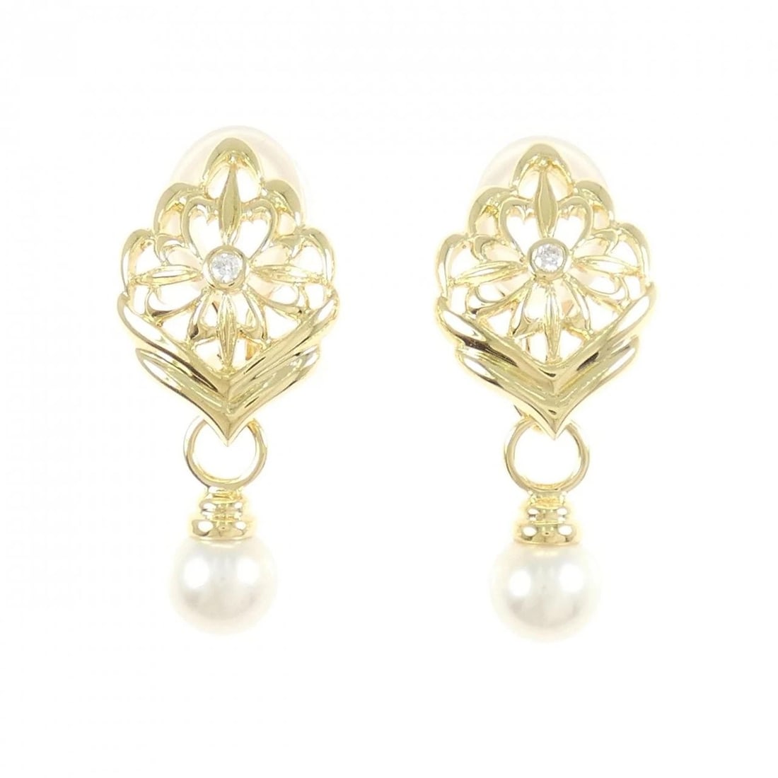MIKIMOTO AKOYA PEARL EARRINGS: Mikimoto Akoya Pearl Earrings Brand: MIKIMOTO Type/Style: MIKIMOTO Pierce/Earring Material: K18 yellow gold, Main Stone Secondary StoneNatural Color: yellow gold Size: Approx. length x width: 33.4mm x