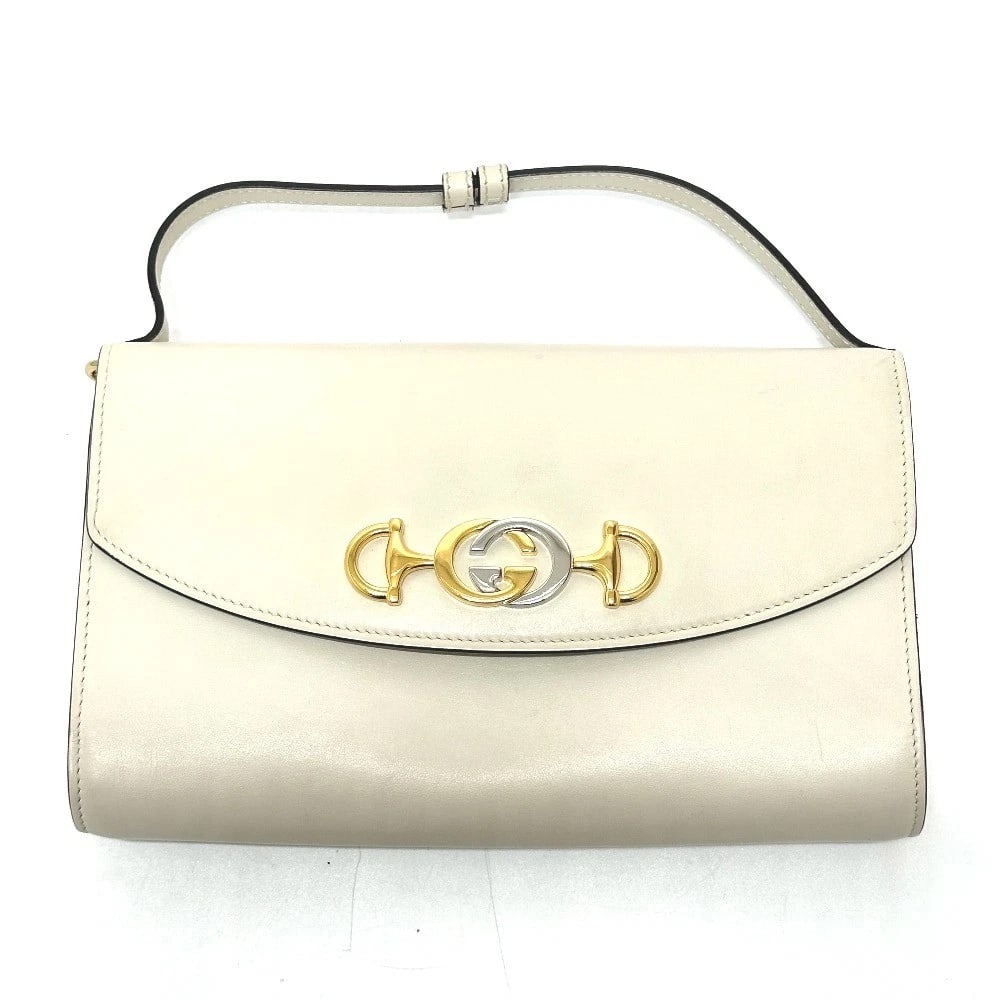 GUCCI ZUMI BAG CHAIN SHOULDER BAG: GUCCI Zumi bag Chain Shoulder Bag Brand: GUCCI Type/Style: Shoulder Bag Material: Leather Color: Off White Size: W9.3xH5.9xD1.6inch / W23.5cmxH15cmxD4cm Handle: 11.8inch / 30cm Accessories: None
