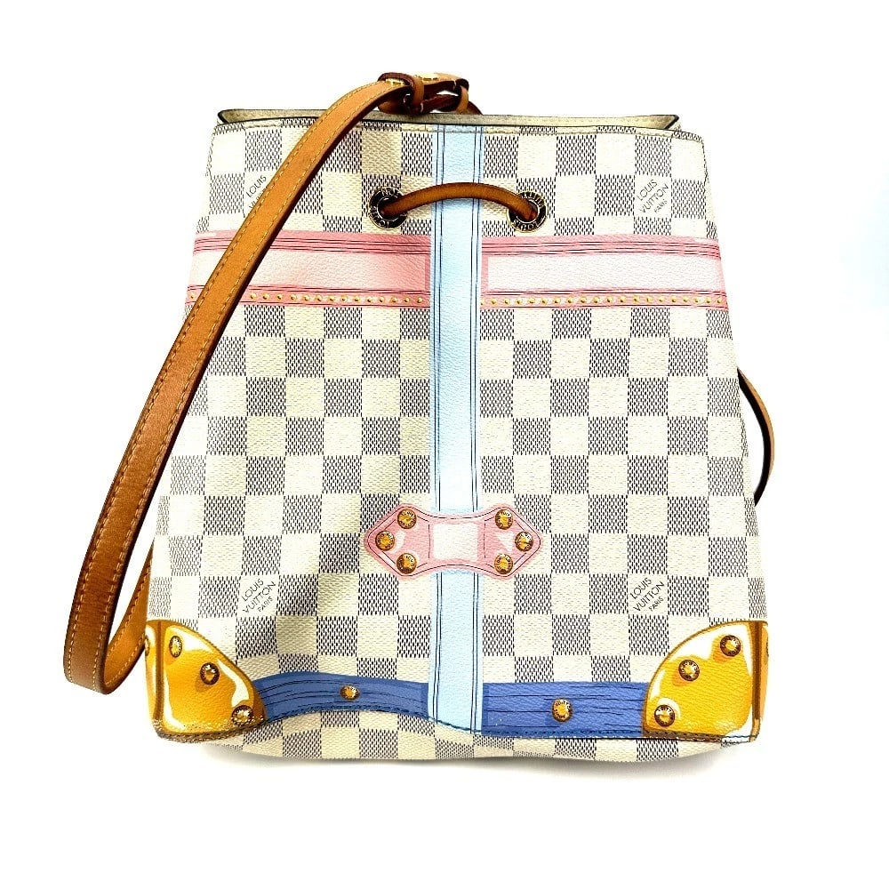 LOUIS VUITTON DAMIER AZUR SUMMER TRUNK BUCKET BAG: LOUIS VUITTON Damier Azur Summer Trunk Bucket Bag Brand: LOUIS VUITTON Type/Style: Shoulder Bag Material: Damier Azur Canvas Color: White Size: W9.8xH9.8xD6.7inch / W25cmxH25cmxD17cm Accessories: