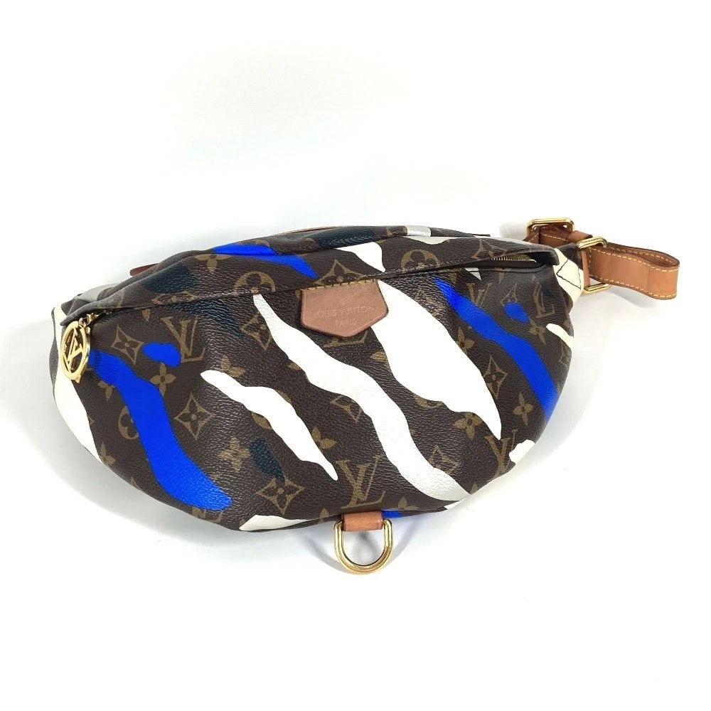 LOUIS VUITTON MONOGRAMCOLLABORATION BUM BAG BODY BAG: LOUIS VUITTON Monogramcollaboration Bum bag body bag Brand: LOUIS VUITTON Type/Style: body bag Material: Monogram Canvas Color: Brown x Blue x White Size: W6.3xH6.7inch / W16cmxH17cm Accessories: