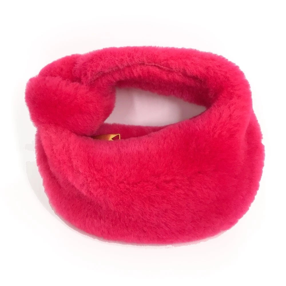 BOTTEGA VENETA MINI THE JODIFER HAND BAG: BOTTEGA VENETA mini the jodifer Hand Bag Brand: BOTTEGA VENETA Type/Style: Hand Bag Material: Faux fur Color: pink Size: W9.8xH5.9inch / W25cmxH15cm Accessories: None Accessories Notice: W