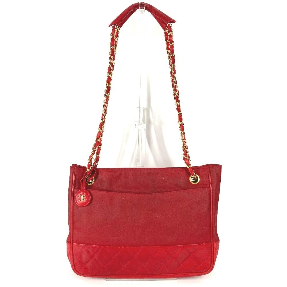 CHANEL CC MARK LOGO MATELASSE QUILTED TOTE BAG: CHANEL CC Mark Logo Matelasse Quilted Tote Bag Brand: CHANEL Type/Style: Shoulder Bag Material: Leather / Coated Canvas Color: Red Size: W10.6xH8.3xD1.8inch / W27cmxH21cmxD4.5cm Accessories: None