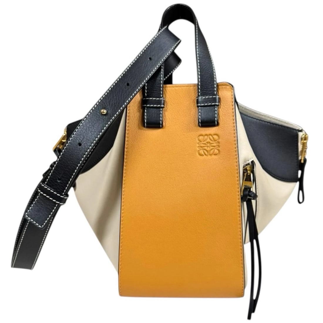 LOEWE SHOULDER BAG CROSS BODY LEATHER: LOEWE Shoulder Bag Cross Body leather Brand: LOEWE Type/Style: Shoulder Bag Material: Exterior Material leather Color: Exterior color Camel Size: W5.5 x H9.4 x D11.4inch Handle:11.0inch Accessories: