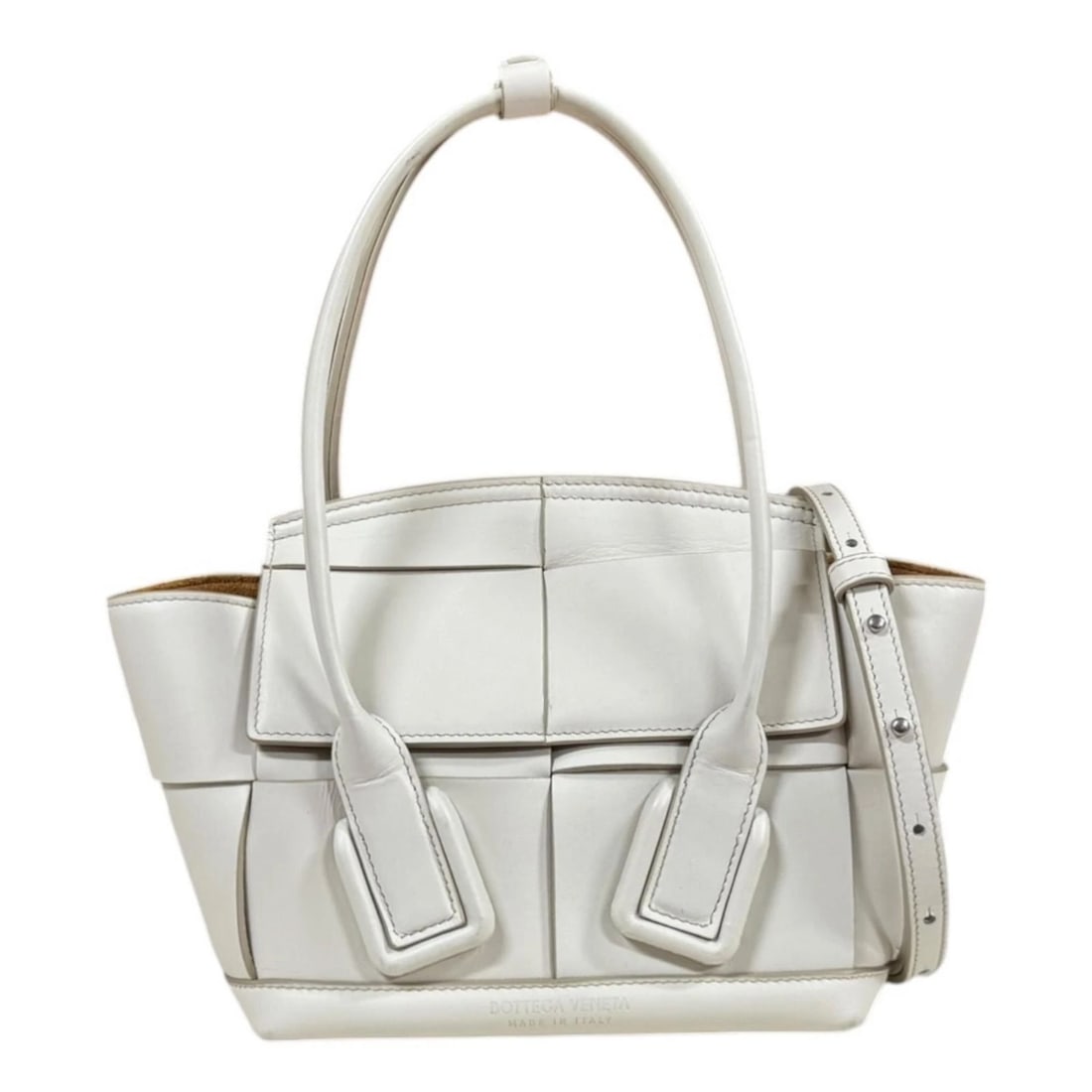 BOTTEGAVENETA SHOULDER BAG CROSS BODY LEATHER: BOTTEGAVENETA Shoulder Bag Cross Body leather Brand: BOTTEGAVENETA Type/Style: Shoulder Bag Material: Exterior Material leather Color: Exterior color white Size: W6.7 x H6.7 x D3.1inch Handle:18.1inch
