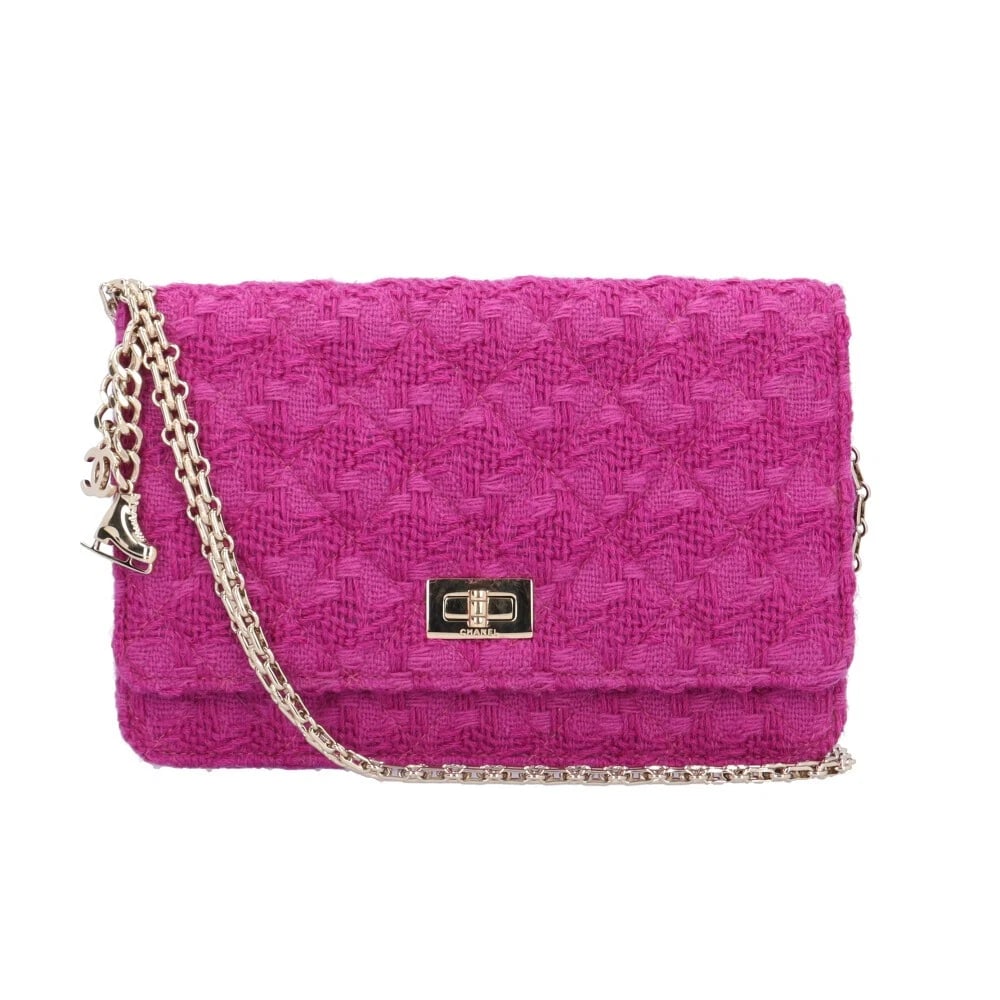 CHANEL SHOULDER BAG CROSS BODY TWEED CHAIN WALLET MATRASSE: CHANEL Shoulder Bag Cross Body tweed Chain wallet Matrasse Brand: CHANEL Type/Style: purse Material: Exterior Material tweed Color: Exterior color purple Size: W7.5 x H4.7 x D1.4inch Accessories: