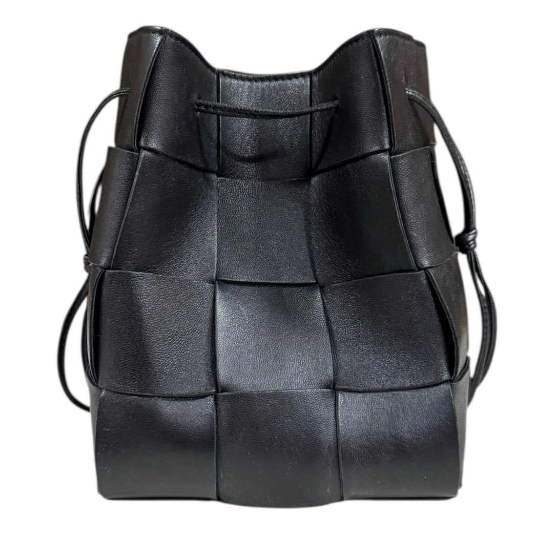 BOTTEGAVENETA SHOULDER BAG LEATHER BUCKET BAG: BOTTEGAVENETA Shoulder Bag leather bucket bag Brand: BOTTEGAVENETA Type/Style: Shoulder Bag Material: Exterior Material leather Color: Exterior color black Size: W5.5 x H7.1 x D5.5inch Accessories
