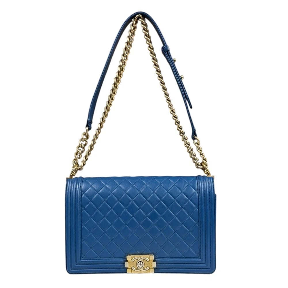 CHANEL SHOULDER BAG LEATHER CHAIN BOY CHANEL 28: CHANEL Shoulder Bag leather Chain boy chanel 28 Brand: CHANEL Type/Style: Shoulder Bag Material: Exterior Material leather Color: Exterior color blue Size: W10.8 x H6.7 x D2.8inch Accessories: Non
